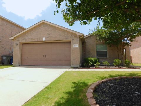 1648 Crown Point Drive, Little Elm