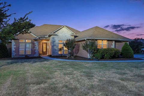 2101 W Emerald Bend Court, Granbury, TX 76049 — photo 2