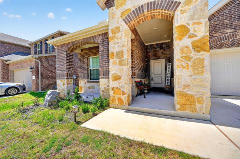 10105 Sunnyview Lane, Aubrey, TX 76227 — photo 2