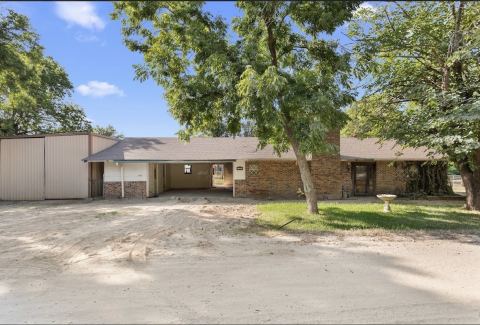 250 Bluegrass, Whitney