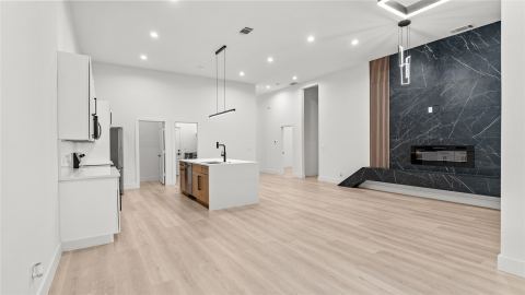 515 Dubois Avenue, Dallas, TX 75203 — photo 2
