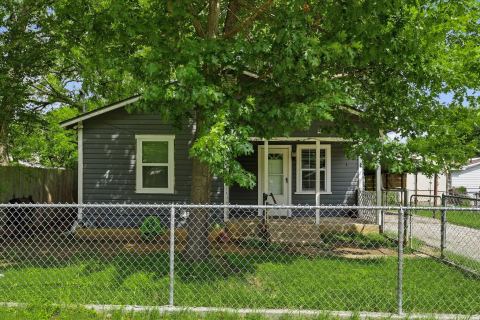 305 Claude Avenue, Cleburne