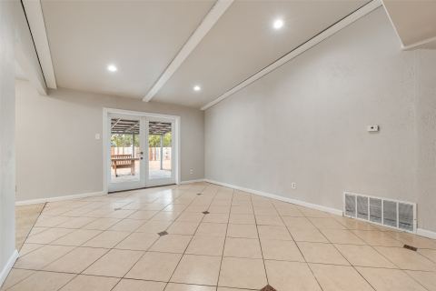 9829 GROVE OAKS Valley, Dallas, TX 75217 — photo 2