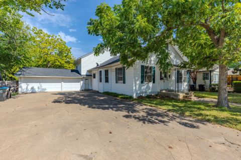 3821 Pine Street, Greenville
