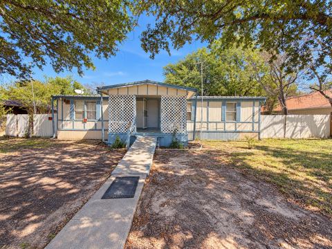 309 Boyd Street, Cleburne