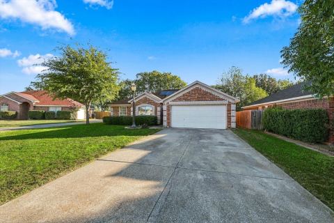 1722 Tonya May Lane, Mansfield