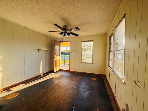 208 S Church Street, Elm Mott, TX 76640 — photo 3