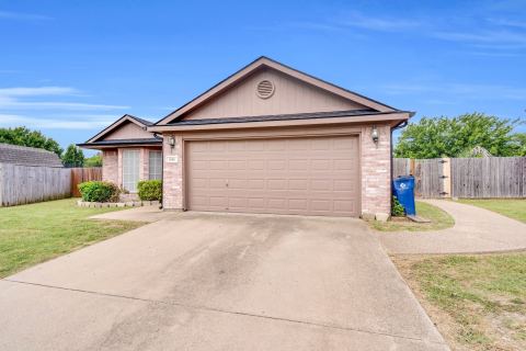 1006 Darren Drive, Burleson, TX 76028 — photo 2