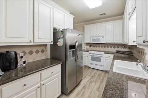 363 Old Mill Creek Drive, Woodway, TX 76712 — photo 3