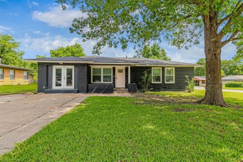 1701 W College Street, Sherman