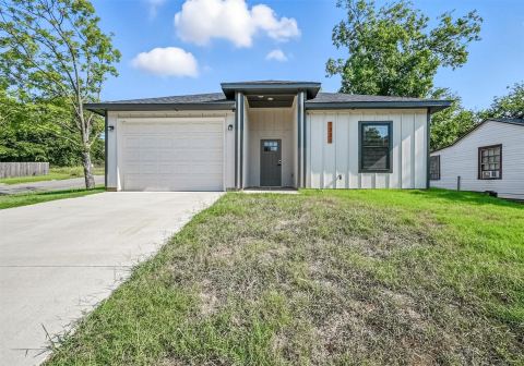 1331 W Crawford Street, Denison