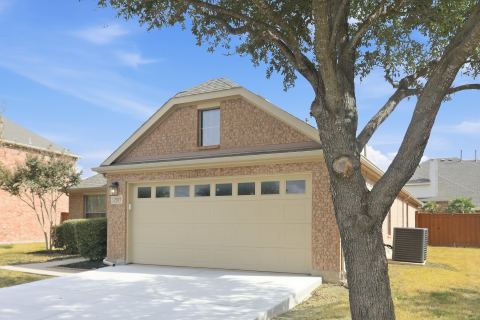 2927 Albares Drive, Grand Prairie, TX 75054 — photo 3