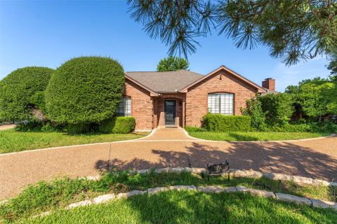 7454 Queensbury Circle, Fort Worth, TX 76133 — photo 2