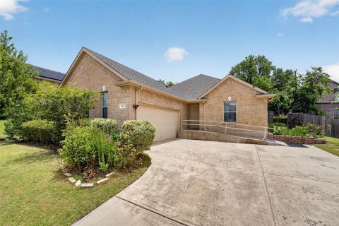119 Matamoros Street, Grand Prairie, TX 75051 — photo 2