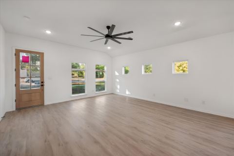 1100 E Collin Street, Corsicana, TX 75110 — photo 2