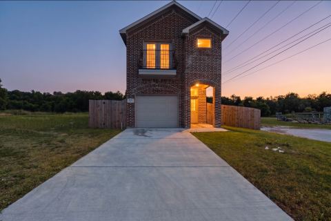 5017 Pickett Street, Greenville, TX 75401 — photo 2