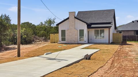 1206 Thicket Court, Granbury, TX 76048 — photo 3