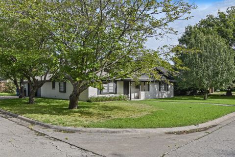 116 San Jacinto Street, Waxahachie, TX 75165 — photo 2