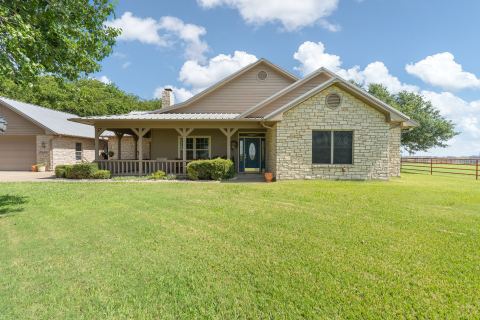 8648 County Road 1128, Godley