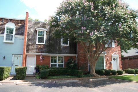 1349 Roaring Springs Road, Fort Worth