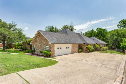 11905 Blue Creek Drive, Fort Worth, TX 76008 — photo 2