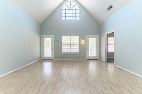 9009 Ravenswood Road, Granbury