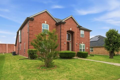 3852 Harrison Drive, Carrollton, TX 75010 — photo 2