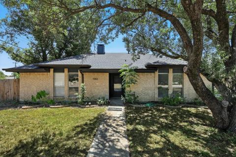 1002 Kingston Drive, Lewisville, TX 75067 — photo 2