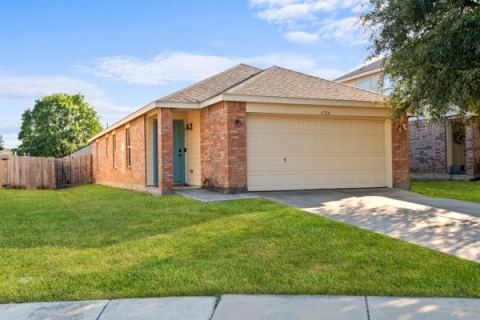 6724 Meadow Way Lane, Fort Worth, TX 76179 — photo 3