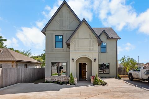 2700 S 2nd J, Waco