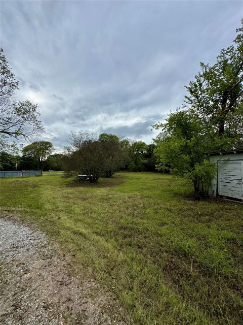 103 S Center Street, Bonham, TX 75418 — photo 3