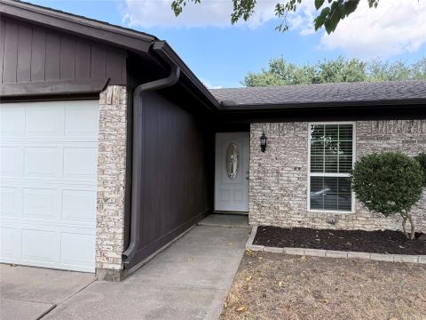 2704 Springlake Court, Irving, TX 75060 — photo 2