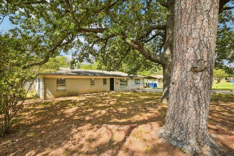 105 S Hickory Avenue, Denison, TX 75020 — photo 3