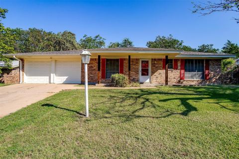 1104 Julie Street, Weatherford