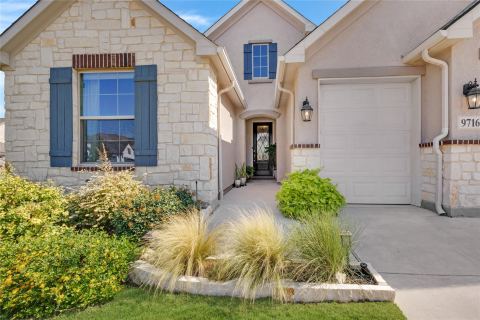9716 Siltstone Drive, Denton, TX 76207 — photo 2