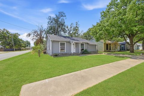 302 W Dexter Street, Sherman, TX 75092 — photo 2