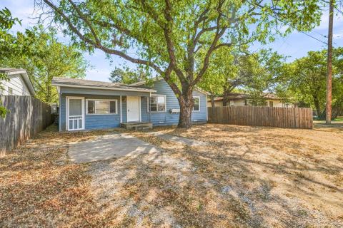 1397 N Estes Street, Stephenville, TX 76401 — photo 3