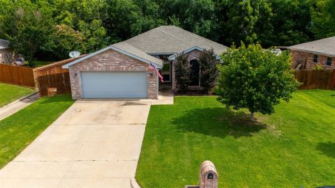 213 King Arthur Drive, Weatherford, TX 76086 — photo 2