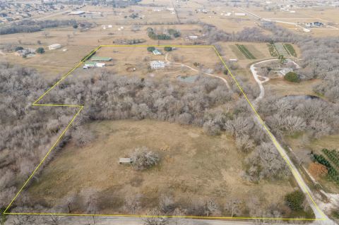 1827 Dr Sanders Road, Aubrey, TX 76227 — photo 2