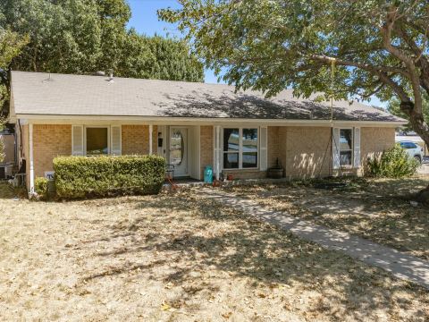 100 NW Jill Ann Drive, Burleson, TX 76028 — photo 2