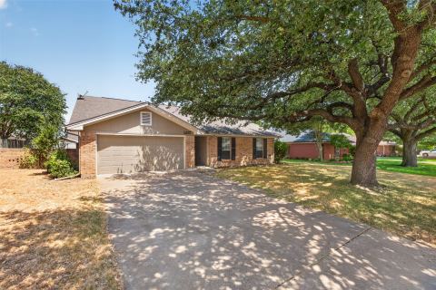 1217 Stonelake Drive, Cleburne, TX 76033 — photo 2
