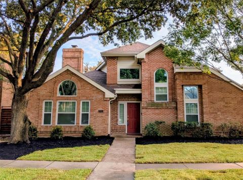 924 McCoy Drive, Irving, TX 75062 — photo 2