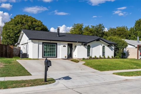 310 Glendale Drive, Grand Prairie, TX 75052 — photo 2