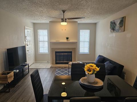 1728 Crest Point Drive, Arlington, TX 76012 — photo 2