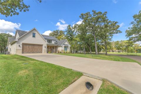 239 Colonial Drive, Mabank, TX 75156 — photo 2