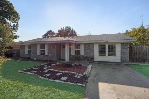 244 Richard Lane, Azle, TX 76020 — photo 2