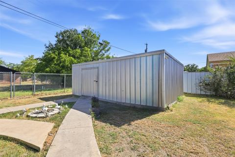 2107 10th Street, Mineral Wells, TX 76067 — photo 2