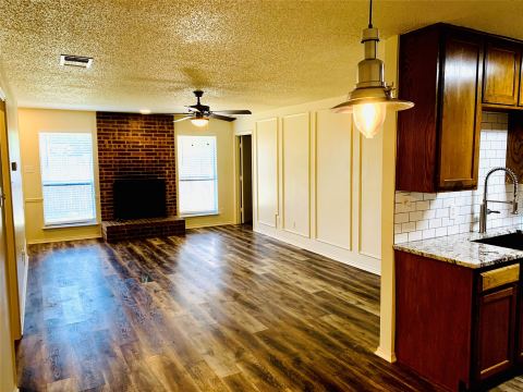 2305 Kingsford Court, Arlington, TX 76017 — photo 2