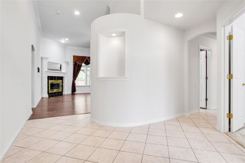 3401 Ledbetter Court, Arlington, TX 76001 — photo 2