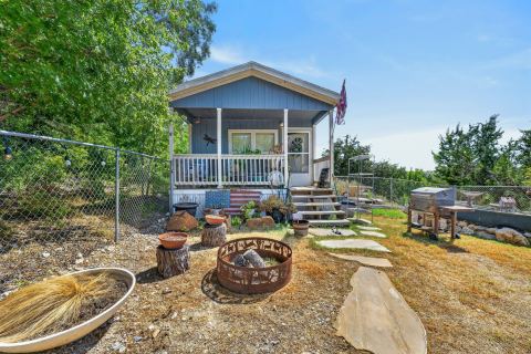 2809 Cypress Street, Granbury